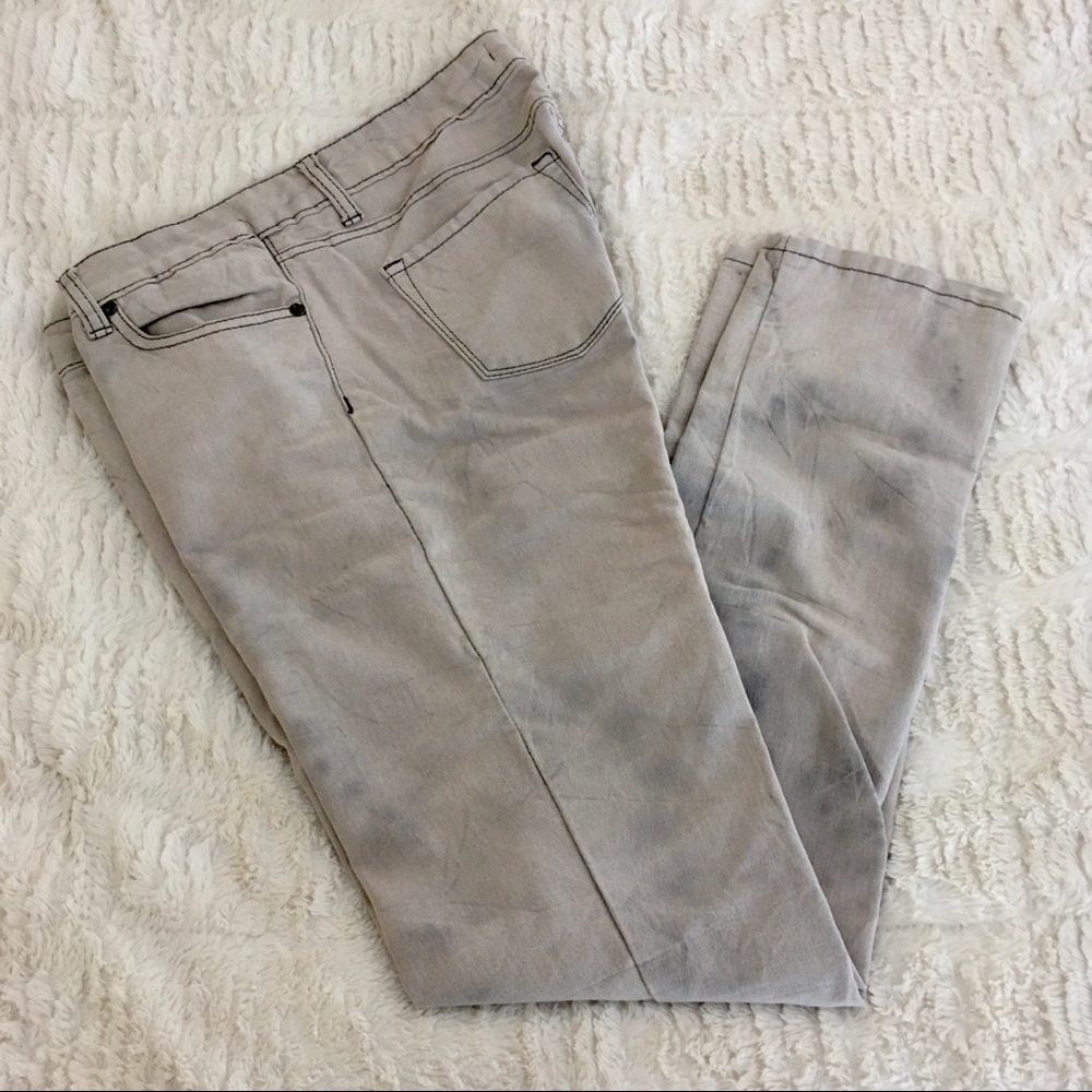 Costa Blanca Light-Wash Denim Skinny Jeans